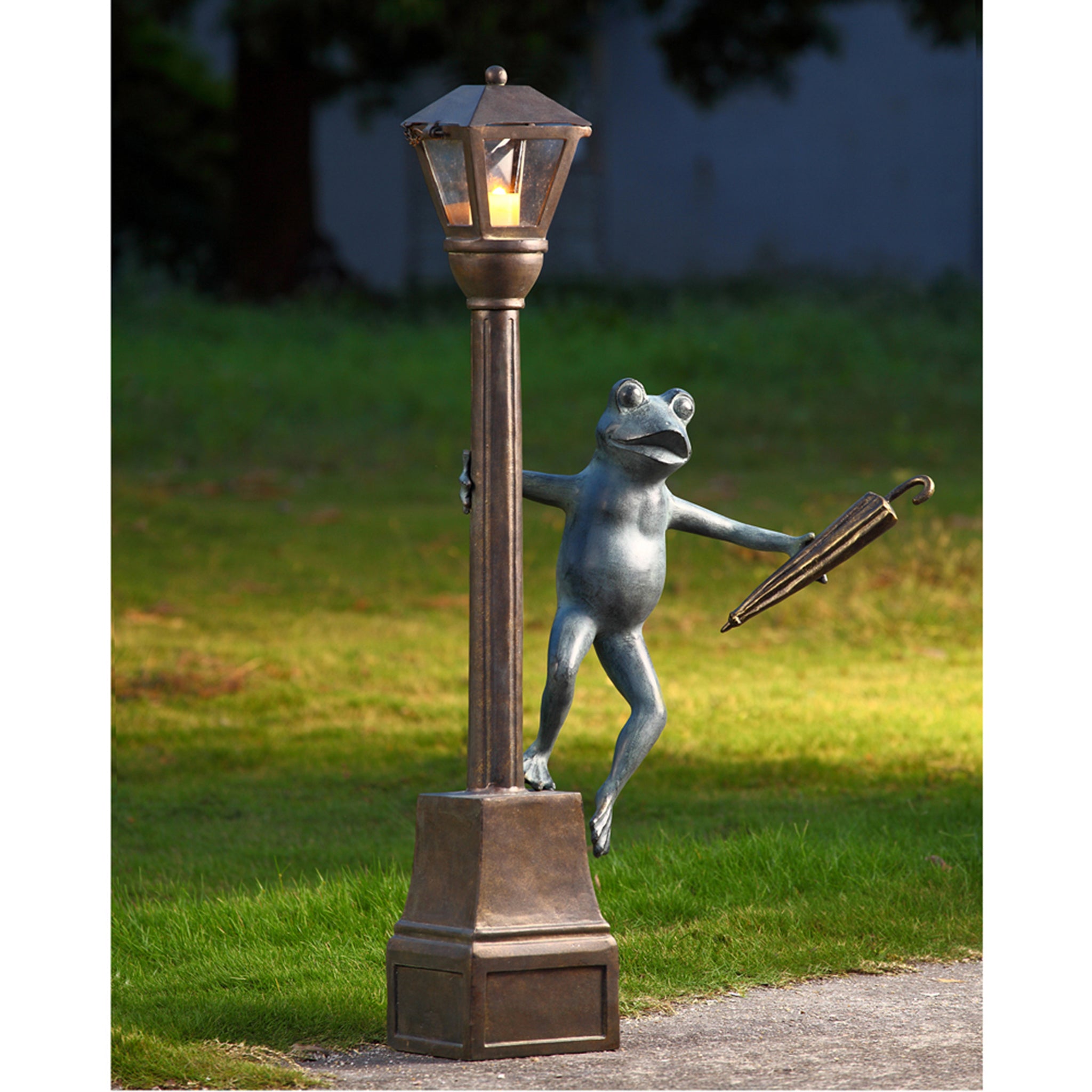 Streetlight Frog Garden Lantern #2